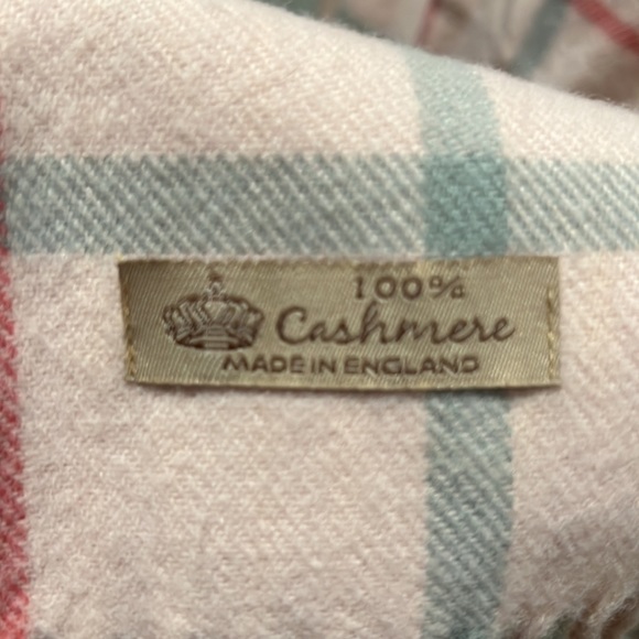 Cashmere plaid scarf - Picture 4 of 4